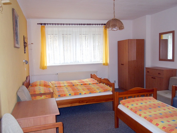 Ubytování Třeboň - Penzion v Třeboni - jižní Čechy - třílůžkový pokoj s přistýlkou
